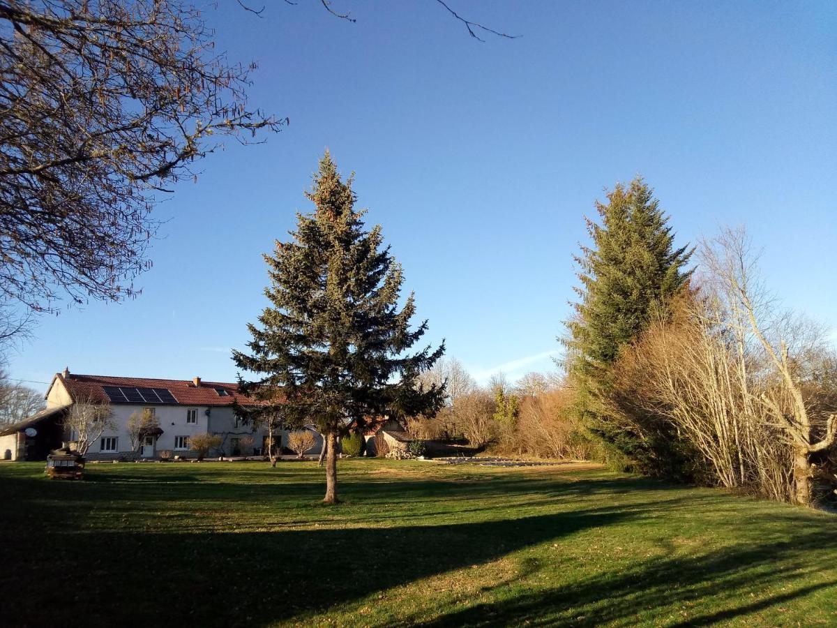 Chambres D'Hotes Quatre Mains Saint-Priest-des-Champs 외부 사진